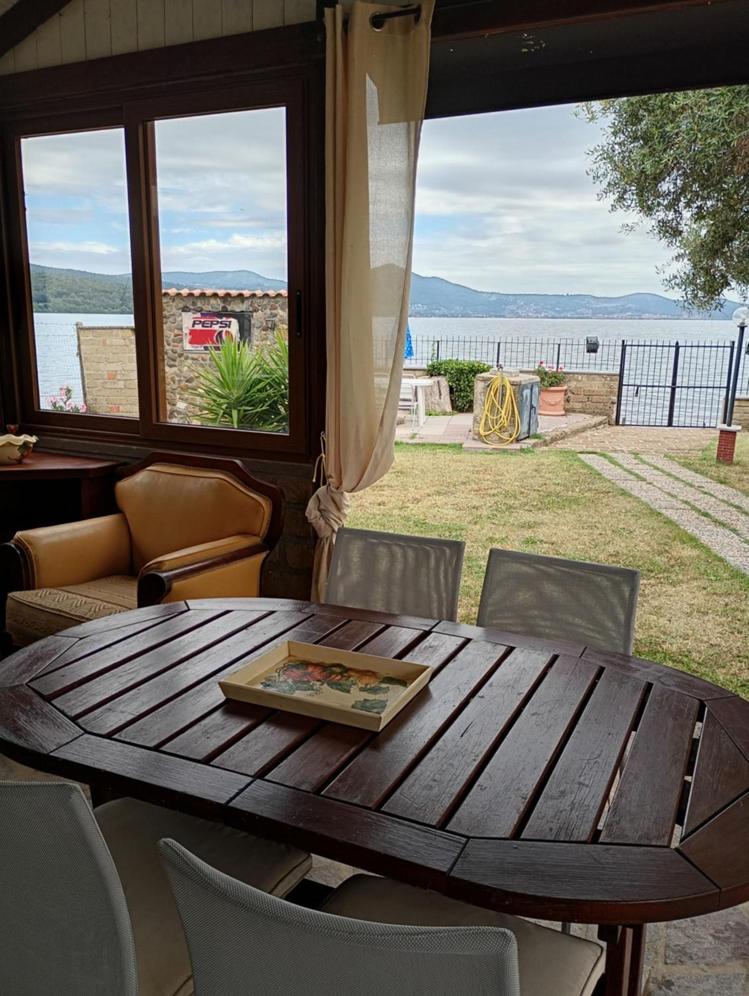 Independent Villa With Private Beach On The Lake Bracciano  Exterior foto